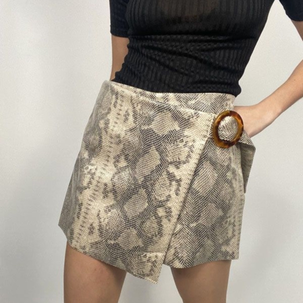 Zara NWOT SKORT Beige & Black Faux Snakeskin Print  Sz S